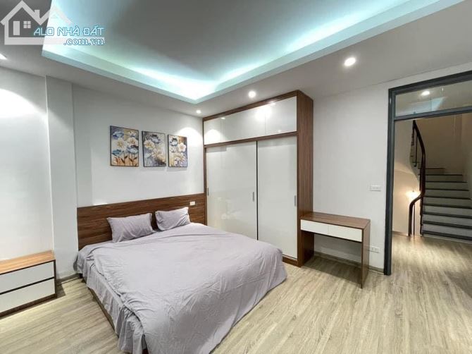 Bán nhà 65m2 Phan Chu Trinh Hoàn Kiếm, 10m ra phố, oto đỗ cửa, kinh doanh đỉnh, 16 tỷ.