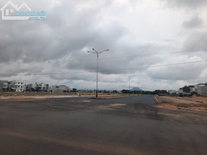 Chính Chủ Cần Nhượng Lại Kề Góc Biệt Thự Phan Chu Trinh Đường 42m