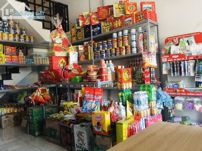 Bán nhà mặt tiền Phạm Văn Đồng TT Sông Vệ Quảng Ngãi 92m2 giá 3.3 tỉ - 1