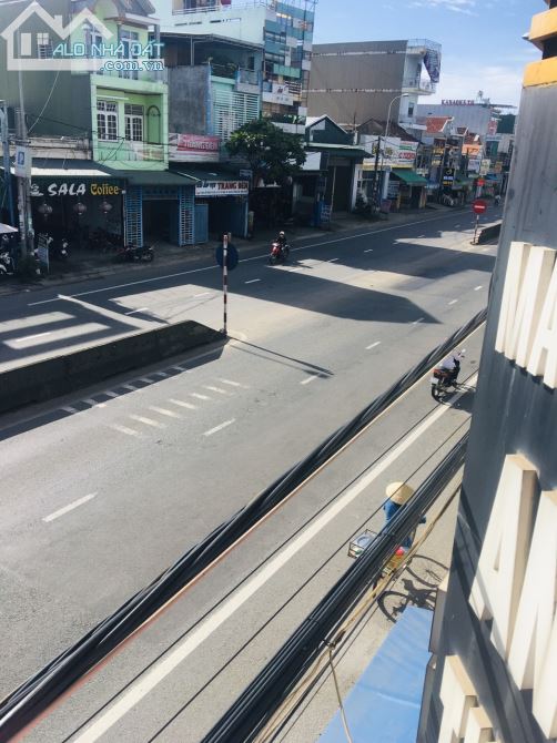 Bán nhà mặt tiền Phạm Văn Đồng TT Sông Vệ Quảng Ngãi 92m2 giá 3.3 tỉ - 3