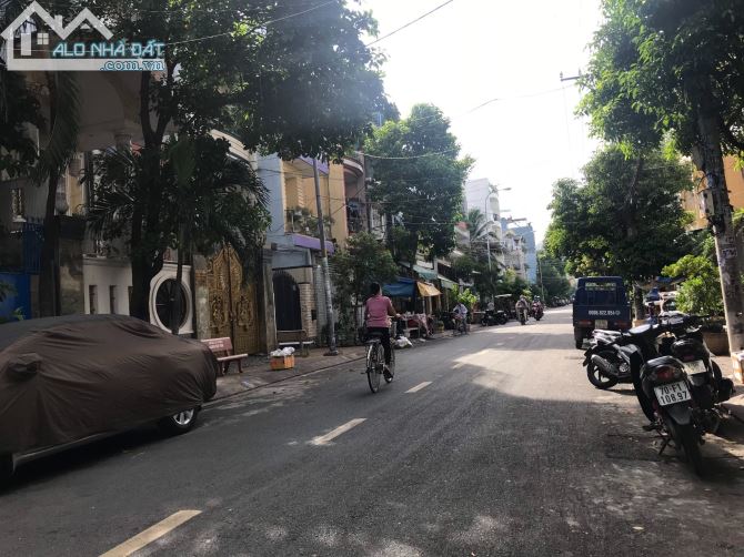 Nhà MTNB  P.Phú Thạnh 3.9x18m 3 lầu giá TỐT 10,5 tỷ