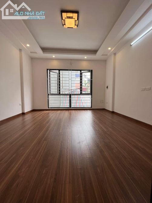 Phúc Lợi 30m 5 tầng mt 4.5m 2.9 tỷ/dân xây/ mới koong/ngõ to RẺ ĐẲNG CẤP A. - 1