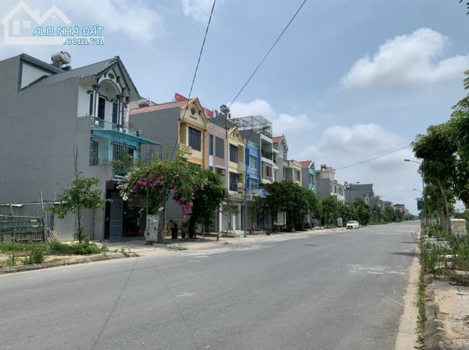 Cần bán lô đất mặt đường Lê Hiến Tông, Phường Đông Vệ, Thành phố Thanh Hóa 90m2 giá 3.5 tỷ
