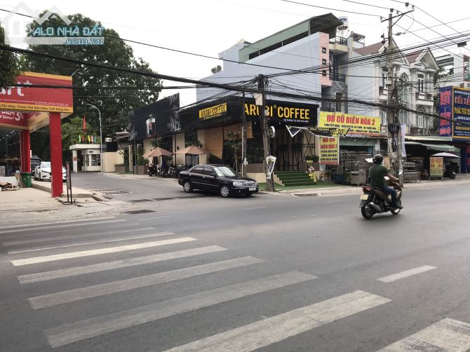 BÁN GẤP NHÀ 2 MẶT TIỀN NGUYỄN ÁI QUỐC 130 M2 TÂN HIỆP ĐANG CHO THUÊ 15 TRIỆU CHỈ 10.3 TỶ