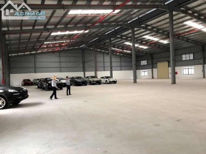 Cho thuê 3000m2 có pccc tự động kcn phố nối - 1