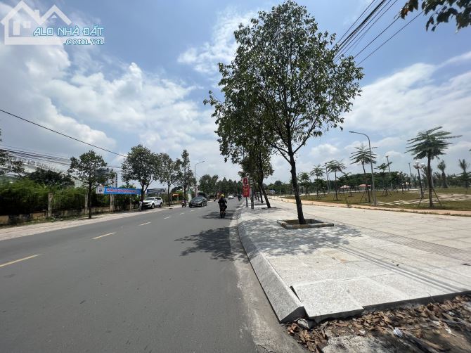 Cần bán 362m2 đất P.Tân Tiến MT Dương Tử Giang 32 tỷ SHR ngang 8,8m - 2