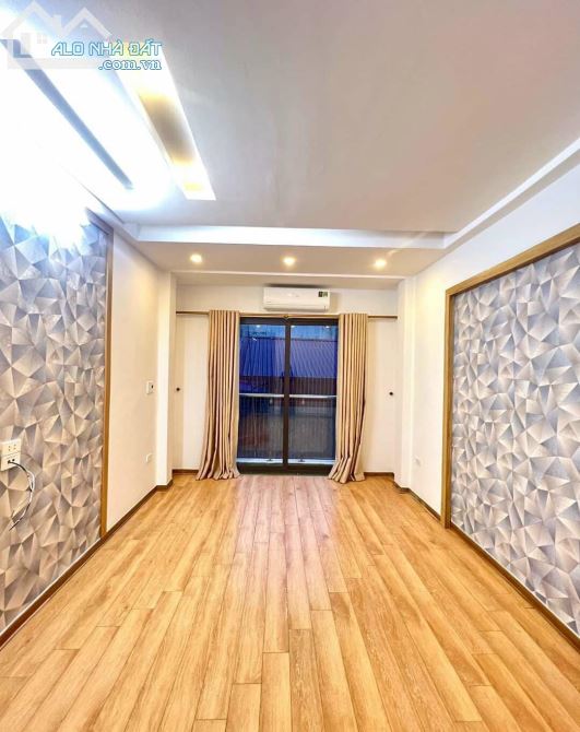 NHÀ ĐẸP NGUYỄN CHÍNH, SỔ VUÔNG, TIỆN ÍCH BẠT NGÀN - 30M2, 5 TẦNG, 5.5 TỶ - 1