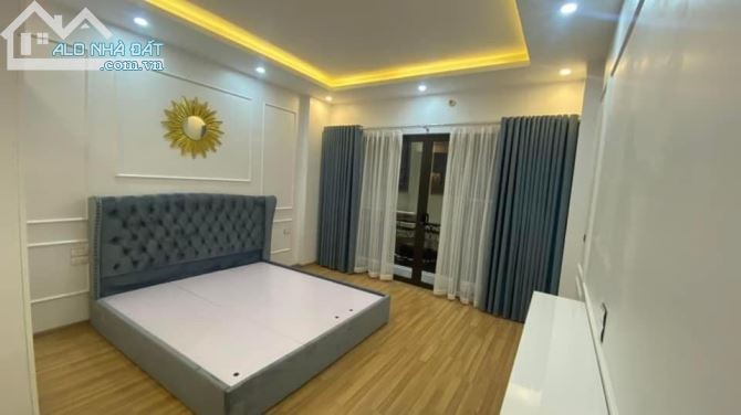 BÁN NHÀ quận Cầu Giấy 110m2 x 8 tầng, ô tô tránh, cho thuê căn hộ, văn phòng