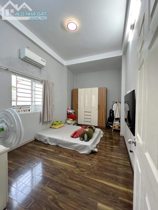 NHÀ CA SĨ PHẠM TRƯỞNG - 4 TẦNG BTCT - ĐẸP LUNG LINH - XE HƠI TRƯỚC NHÀ - TẶNG NỘI THẤT C.C - 2