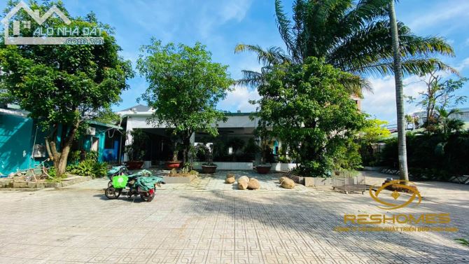Cho thuê khuôn viên khu nhà ở, văn phòng, mặt bằng hơn 2000m2 ngay trung tâm TP gần Vincom - 2