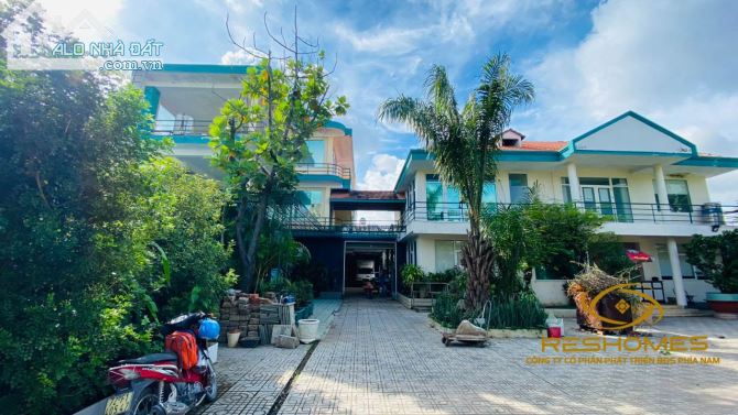Cho thuê khuôn viên khu nhà ở, văn phòng, mặt bằng hơn 2000m2 ngay trung tâm TP gần Vincom - 5