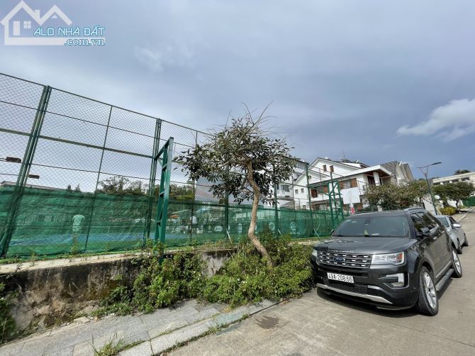 Bán lô đất 2 mặt tiền biệt lập khu Gofl Valley Đà Lạt - 1
