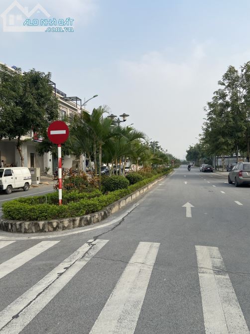 BÁN BIỆT THỰ TASCO  XUÂN PHƯƠNG –  ĐẲNG CẤP, Ở SƯỚNG, SÂN VƯỜN, DT154M, MT9M, GIÁ  24TỶ - 4