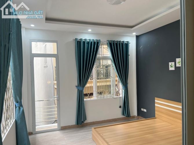 Bán nhà mặt phố Minh Khai, Mới Đẹp,  55m2, 5 tầng, full nội thất , ở ngay. Chỉ 5 tỷ.
