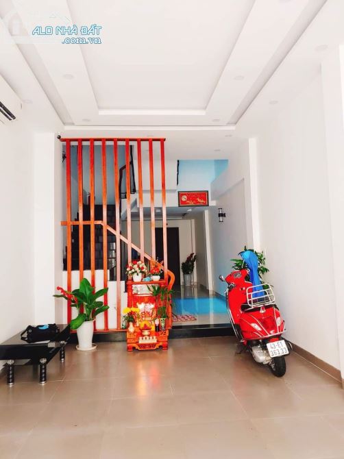 Bán nhà mặt tiền rộng, diện tích lớn 226m2, 3 Tầng đường Phạm Cự Lượng.Sơn Trà.