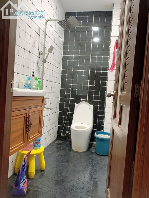NHỈNH 2 TỶ CÓ NHÀ MỚI ĐẸP TRUNG TÂM GÒ VẤP - HẺM BA GÁC SẠCH ĐẸP GẦN MẶT TIỀN - NGÂN HÀNG - 4