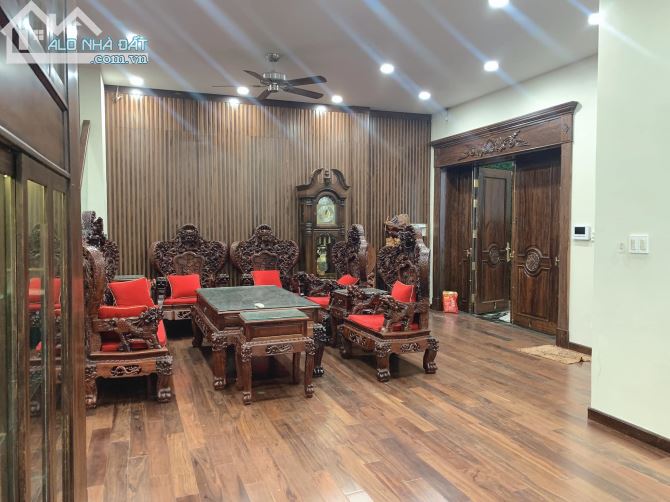 BÁN BIỆT THỰ GỖ HIẾM, QUẬN 3, TRẦN QUỐC TOẢN, 5 TẦNG, NGANG 16 X 25, 403M2, NHĨNH 100 TỶ. - 1