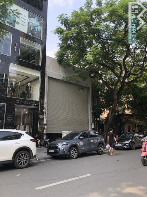 Cho thuê nhà mặt phố Quang Trung-Hoàn Kiếm DT 120m2 x 2 tầng,MT 6.5m,giá 160 triệu/tháng