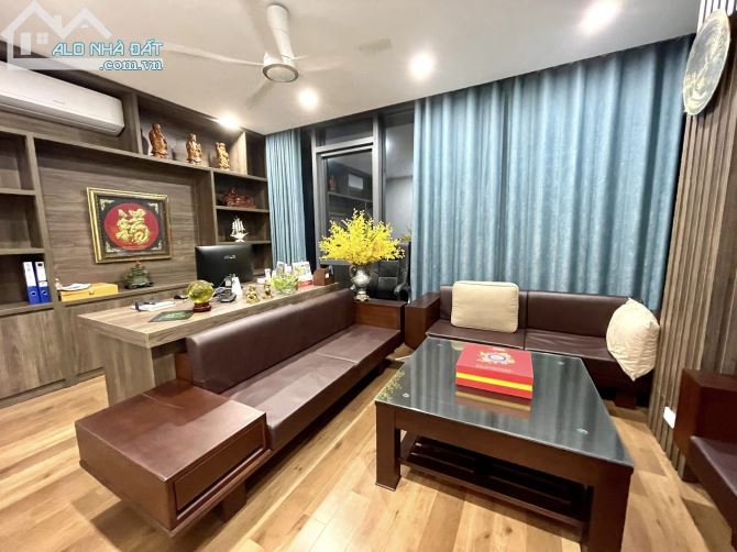 Bán Nhà Hiếm Tạ Quang Bửu, Hai Bà Trưng 110m2x4T, Ôtô gần, Dân Trí, Giá 14.3 tỷ