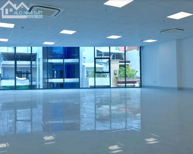 Cho thuê văn phòng Quận Tân Bình, 75m2 - 2000m2, Đường Hồng Hà, Liên Hệ: Mr. Hiệp - 1