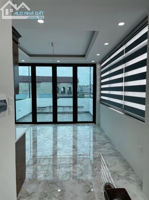 Bán nhà Ngọc Thụy 50m2 x 5 tầng x 4 ngủ, công năng đầy đủ, ngõ ô tô, lô góc 3 thoáng