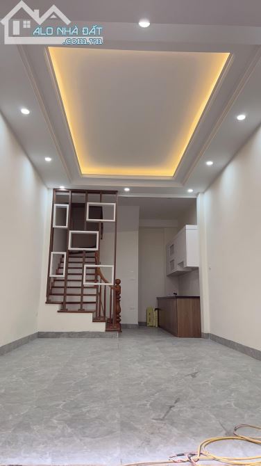 SIÊU ĐẸP VÀI M MẶT PHỐ ÔTÔ ĐỖ CỬA Nguyễn Văn Cừ 38m 5 tầng 4.1 tỷ Long Biên - 1
