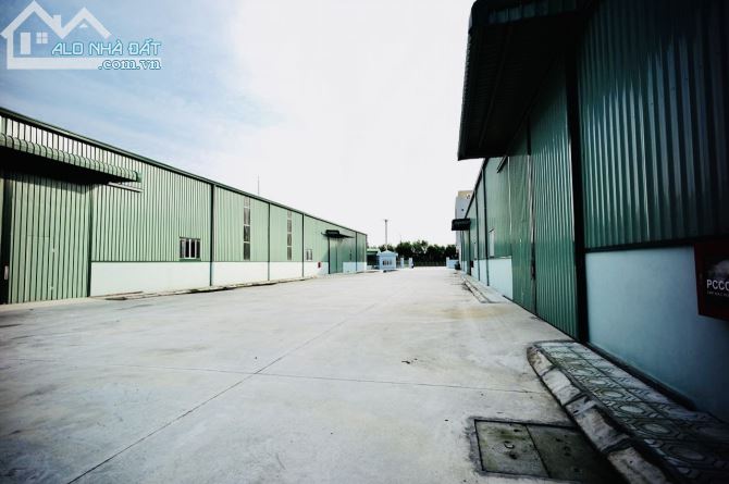 chủ cho thuê gấp 2.400m2 xưởng có pccc