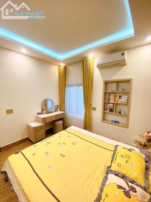 Cần cho thuê nhanh nhà Hào Nam,DT 45m2 x 4 tầng, Full đồ. Giá thuê chỉ 12tr/tháng - 1
