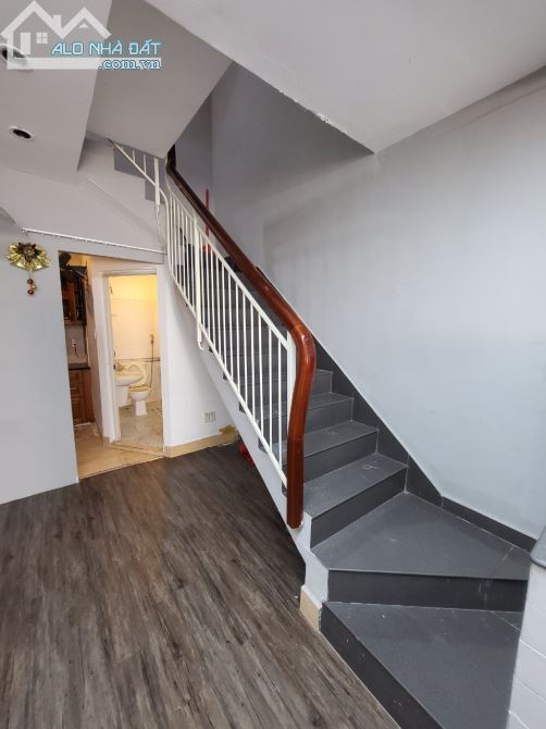 Bán tòa nhà MT đường Trương Định, Q3 DT 18x55. Giá 521 tỷ. Căn duy nhất dt khủng sót lại. - 2