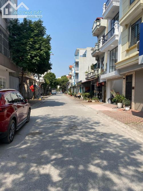 Phân lô Đức Giang, Vỉa hè, ô tô tránh, ngõ thông, kinh doanh, DT 135m2, MT 5.5m, giá 17 tỷ - 1