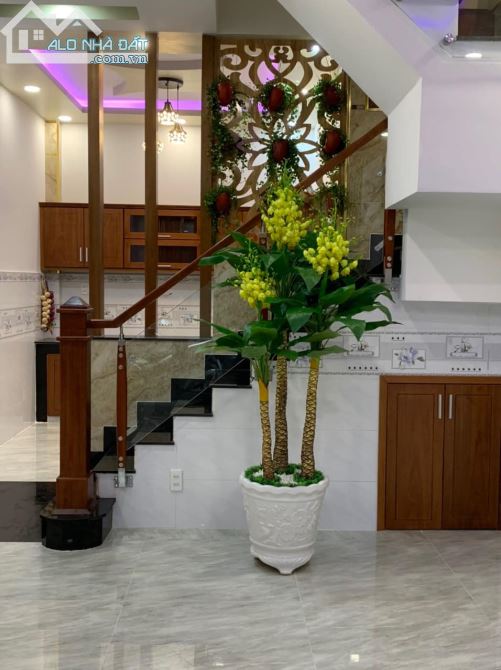 Hẻm xe hơi, Ngang 4.2m, Nở Hậu, Đúc 2 Tấm. 32m2 Đường Số 51 Phường 14 Gò Vấp Chỉ 3.72tỷ