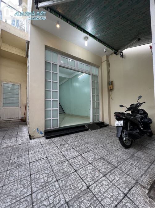Nhà bán kiệt đường Nguyễn Văn Linh, Hải Châu, 80m2, 2 tầng, giá 3,5 tỷ. - 1