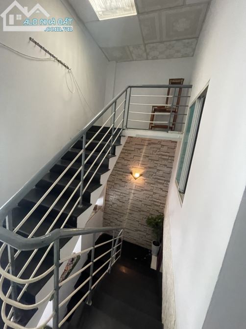 Nhà bán kiệt đường Nguyễn Văn Linh, Hải Châu, 80m2, 2 tầng, giá 3,5 tỷ. - 3