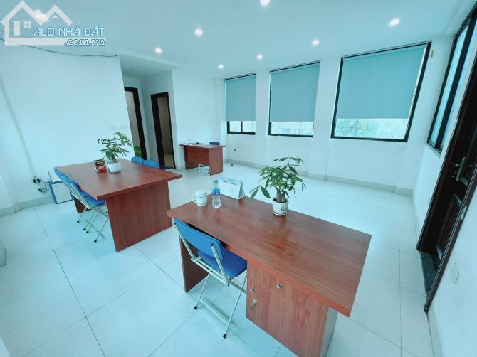 CHO THUÊ VĂN PHÒNG TẠI PHÙNG CHÍ KIÊN, 50M2x7 TẦNG, GIÁ ƯU ĐÃI, CẠNH TRÀNG AN COMPLEX