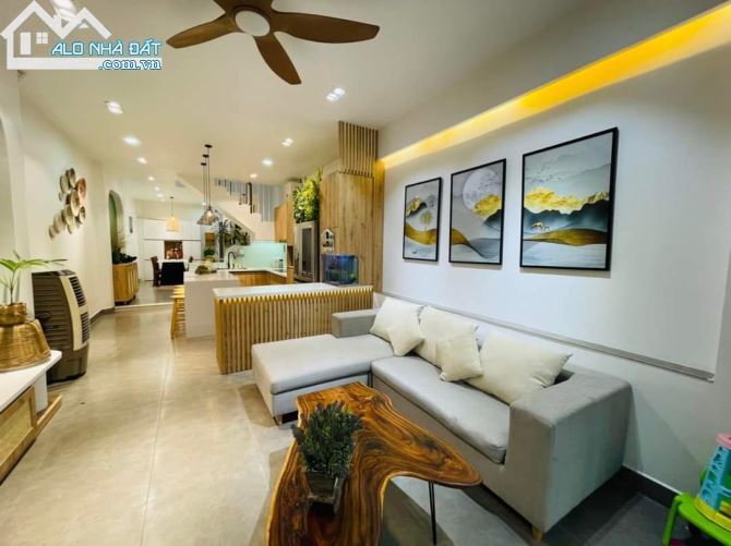 4 tầng, 80m2, hẻm 5m thông, tặng nội thất siêu xịn, Tân Phú. Nhỉnh 6 tỷ - 1