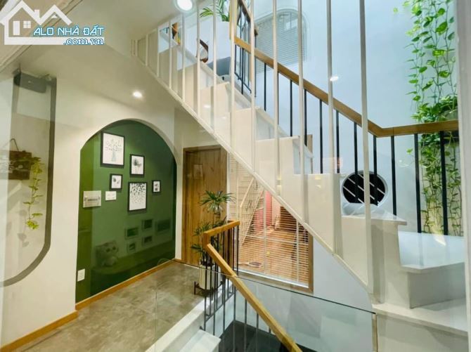 4 tầng, 80m2, hẻm 5m thông, tặng nội thất siêu xịn, Tân Phú. Nhỉnh 6 tỷ - 3