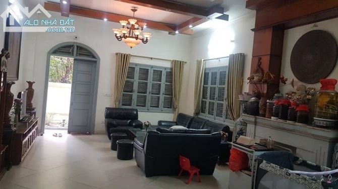 💥 Bán Biệt thự Sân vườn Lạc Long Quân, Gần Hồ Tây, 250m2 4T, MT 16m, Ô tô, Chỉ 31 Tỷ 💥 - 2