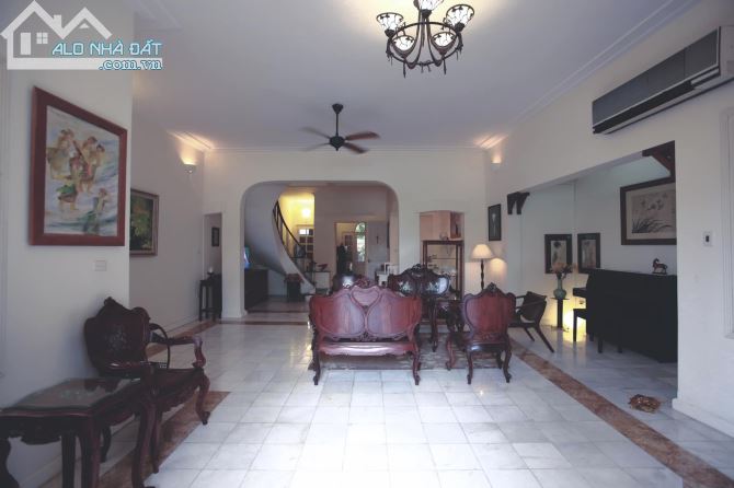 💥 Siêu VIP - Biệt thự Mặt phố Trương Công Giai, Cầu Giấy, 137m2 3T MT 10.5m, Chỉ 52.5 Tỷ - 2