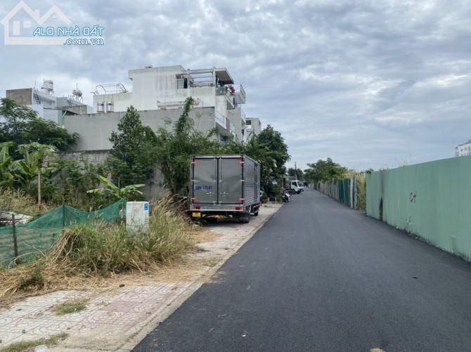 Bán đất mặt tiền hẻm 249 hoàng hữu nam .P tân phú . Q9( ngang 5)