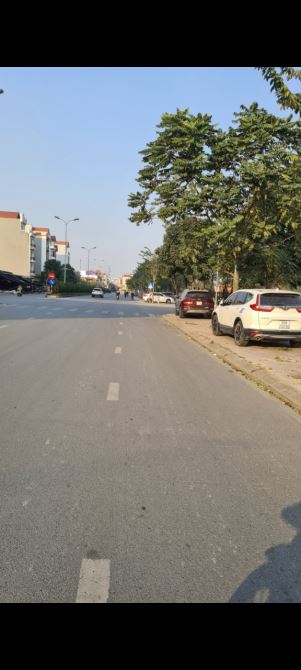 BÁN GẤP NHÀ XƯỞNG ,THIẾT BÌNH,HƯƠNG MẠC 300M² đường 3ôtô tránh chỉ 3.3 tỷ.