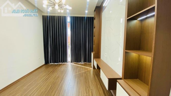 💥 Bán Nhà Ngõ 8B Vũ Thạnh, Đống Đa, Ô Tô vào nhà, 54m2 4T MT 4m, Chỉ 11.9 Tỷ 💥 - 1