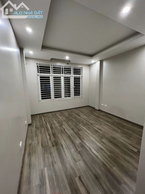 chủ cần tiền bán gấp nhà lô góc ngõ thông tô vĩnh diện thanh xuân 41m2 giá 7.3 tỷ . - 2