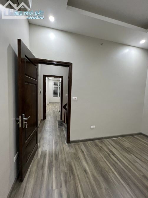chủ cần tiền bán gấp nhà lô góc ngõ thông tô vĩnh diện thanh xuân 41m2 giá 7.3 tỷ . - 3