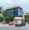 Cho thuê nhà mặt phố Nguyễn Văn Huyên hoàn thiện mới, 170m x 6 tầng, lô góc,Mặt tiền = 30m