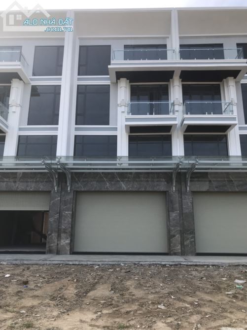 Căn Shophouse, DT 7 x 30m, 1 trệt 3 lầu, Sonadezi Hữu Phước Châu Đức, Bà Rịa Vũng Tàu