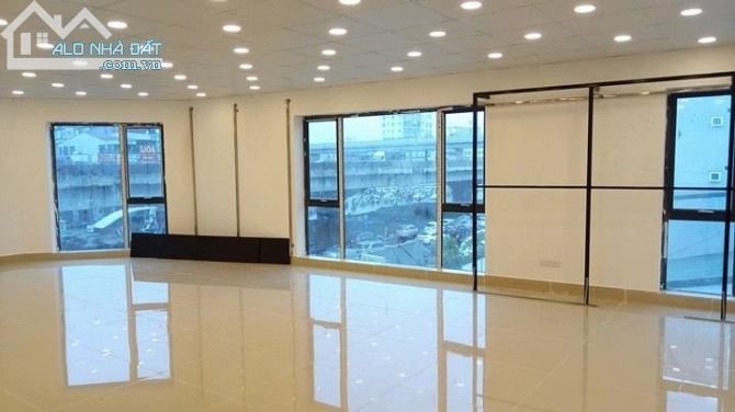 CỰC HOT CHO THUÊ VĂN PHÒNG TIÊU CHUẨN HẠNG B SIÊU ĐẸP MẶT PHỐ TRUNG KÍNH 45-60M2 - 2