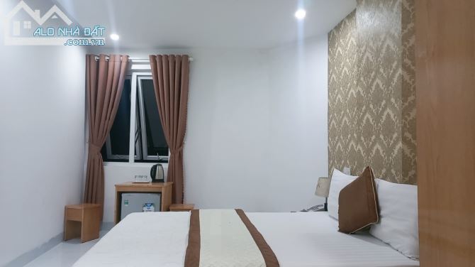 Cần bán khách sạn Hà Bổng Quận Sơn Trà Đà Nẵng 5 tầng Giá chỉ 10,5 tỷ - 1
