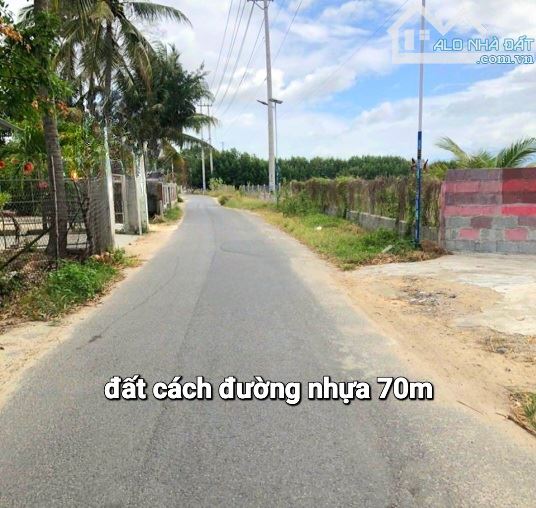 "Bán đất Cam Hải Tây, Cam Lâm. Nằm ở khu dân cư cách uốc Lộ 1A chỉ 150m.  800tr