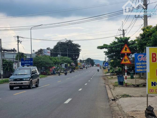BÁN LÔ GỐC 2 MẶT TIỀN CÁCH QUỐC LỘ 20  300M DT: 1069M2(20MX50M) CÓ SẴN 300M2 THỔ CƯ 1TỶ7 - 1