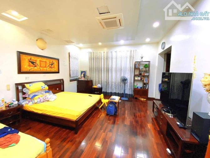 Bán Biệt Thự KĐT Mỹ Đình 1, 200m2, 4 tầng, mt 10m, giá 41.5 tỷ - 2